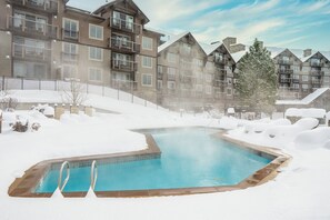 Outdoor pool, a heated pool -  3065 STUDIO with VIEW!!! Hike🏔bike, golf 🏌🏻@ Suncadia! (Cle Elum)