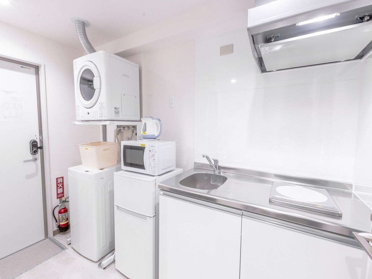 fridge, microwave, stovetop, electric kettle