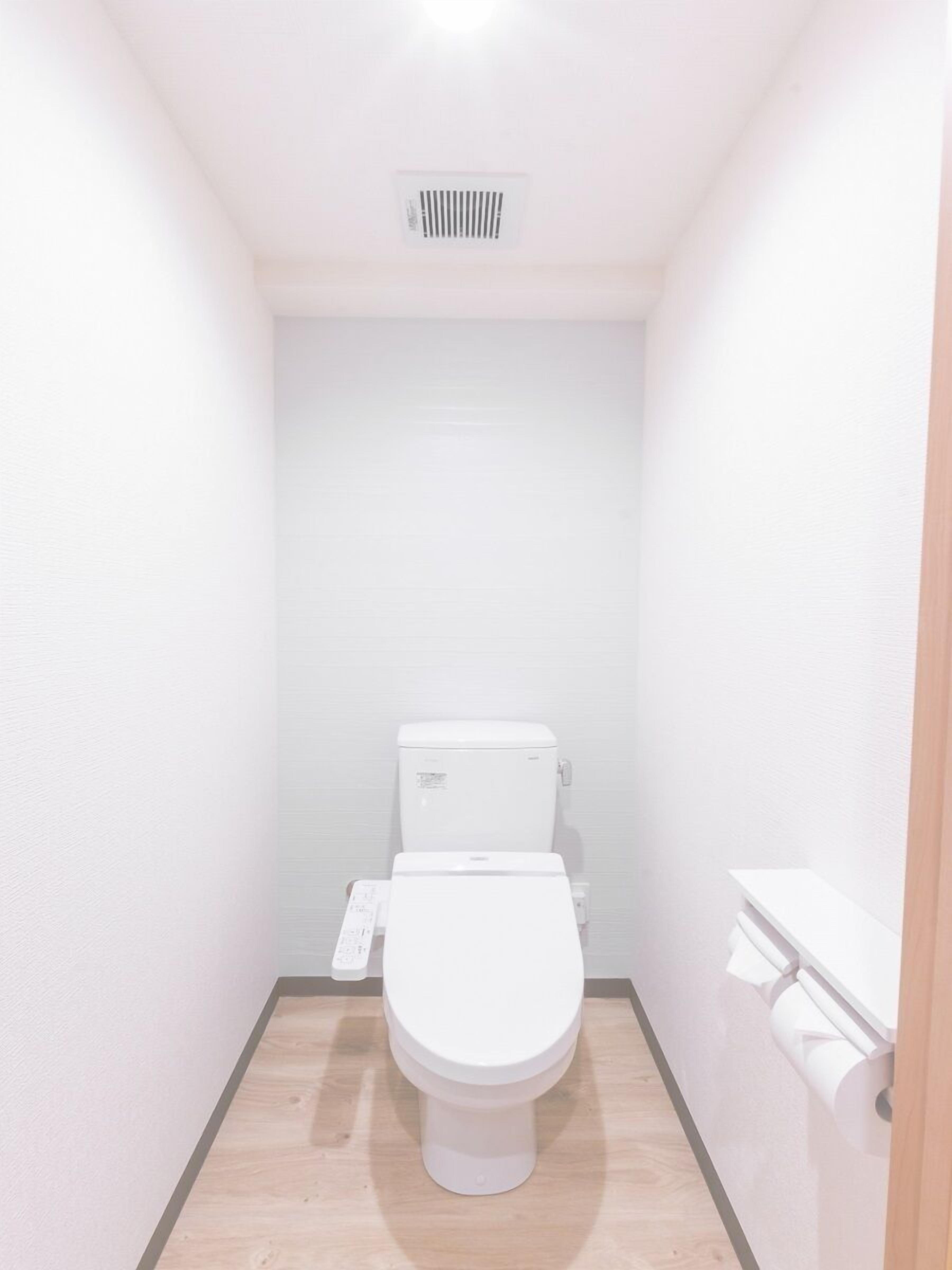 blackout curtains, soundproofing, free wifi, bed sheets