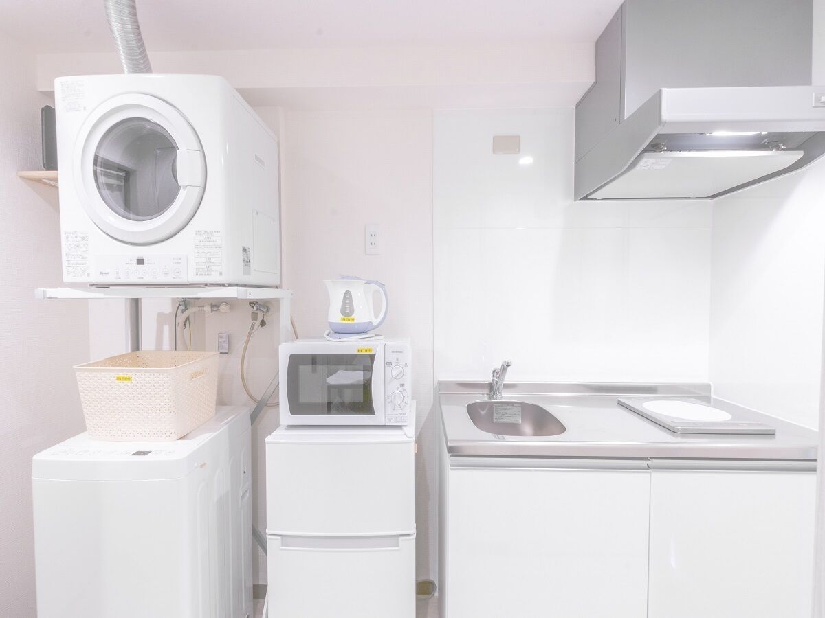 fridge, microwave, stovetop, electric kettle