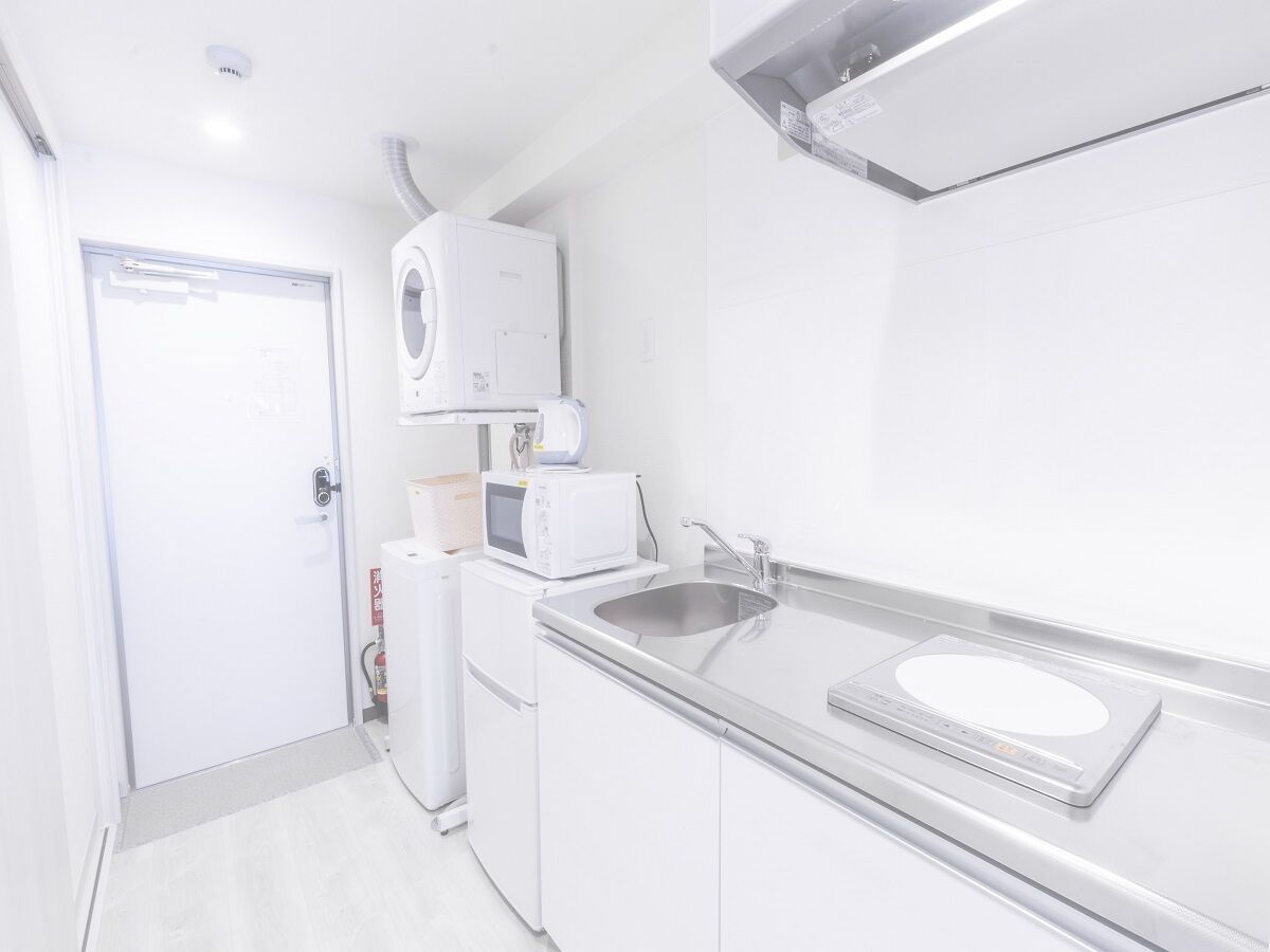 fridge, microwave, stovetop, electric kettle