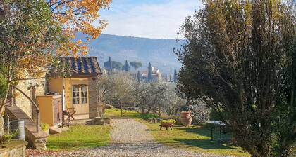 Romantic cottage on a farm with a view of Cortona