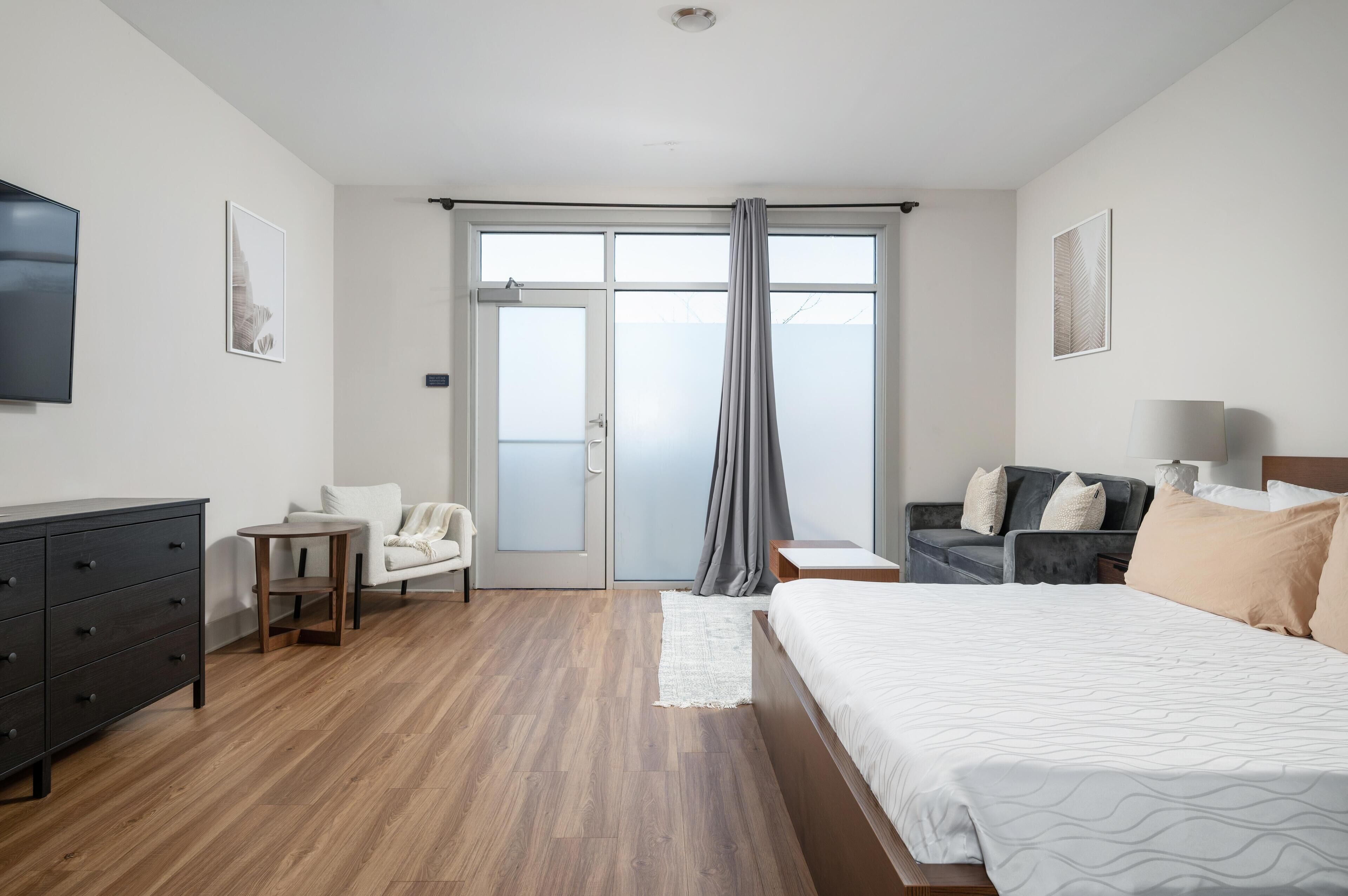 Bügeleisen/Bügelbrett, kostenloses WLAN, Bettwäsche