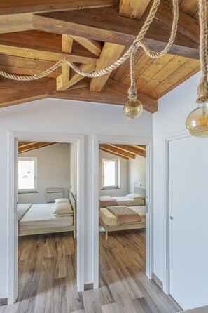 1 bedroom, in-room safe, desk, iron/ironing board