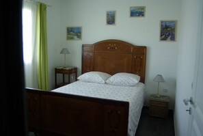 4 chambres, fer et planche à repasser, Wi-Fi, draps fournis
