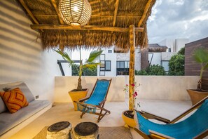 Tannah Luxury Home Palapa | Terrace/patio