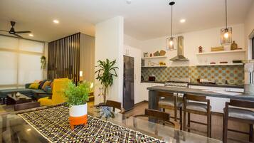 Tannah Luxury Home Palapa | Living area | 43-inch flat-screen TV with satellite channels, Smart TV, Netflix