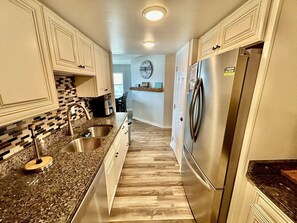 Kondominium, 2 kamar tidur | Dapur pribadi | Lemari es, oven, mesin pembuat kopi/teh, dan pemanggang roti