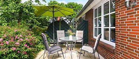 屋外ダイニングエリア