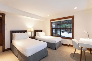 5 chambres, fer et planche à repasser, Wi-Fi, draps fournis