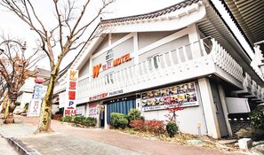 Exterior - Gyeongju Bulguksa W Drive-in Motel (Gyeongju)