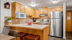 冰箱、微波炉、烤箱、炉灶