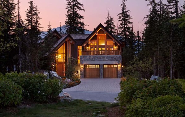Exterior - Alpine home w/ ski access & fireplace (Whistler)