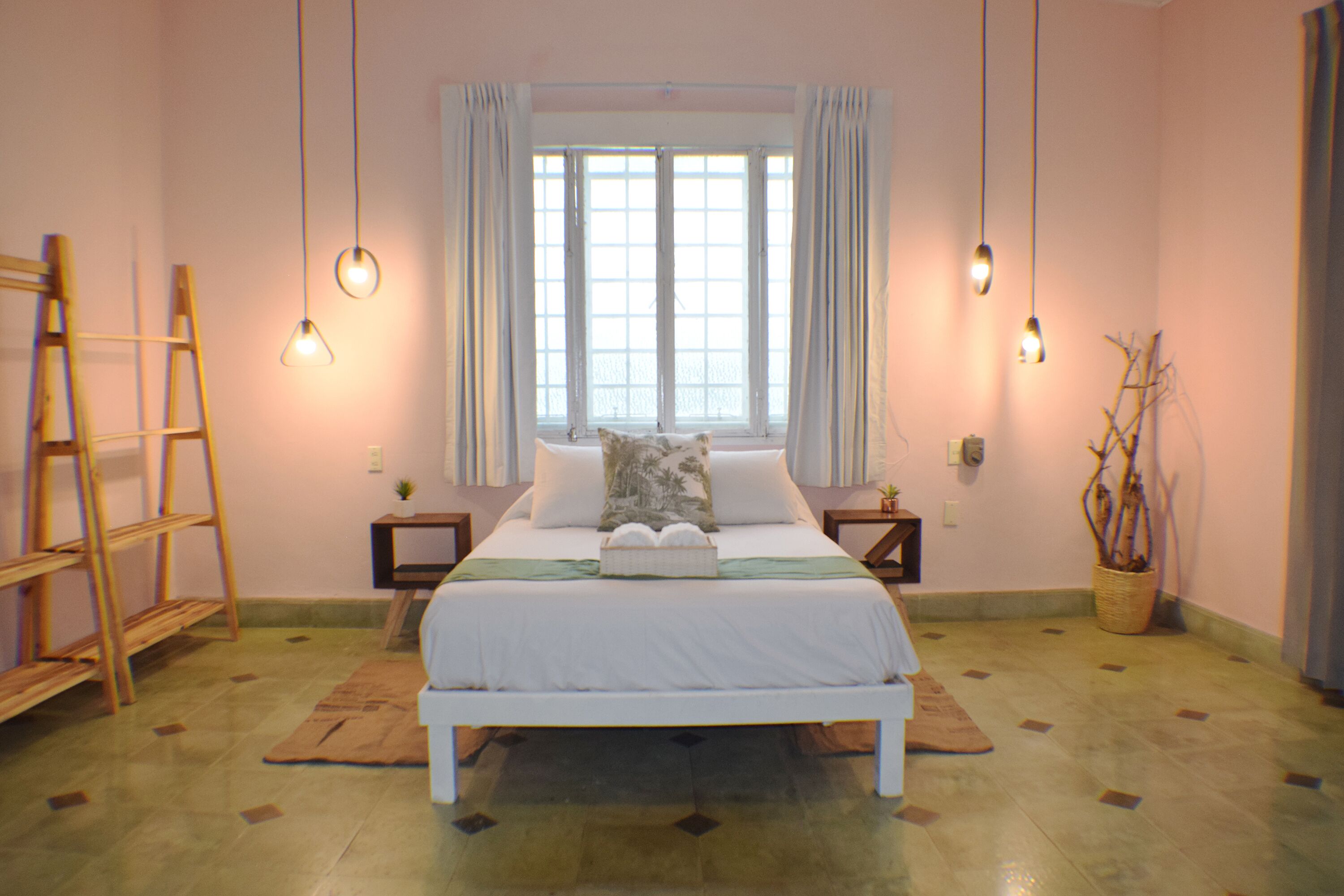 5 bedrooms, desk, iron/ironing board, WiFi