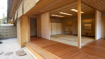 Private Vacation Home | Living area | Flat-screen TV