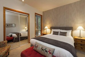 2 chambres, fer et planche à repasser, Wi-Fi, draps fournis