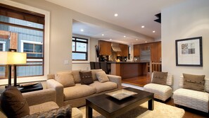 Télévision, cheminée, espaces bureaux