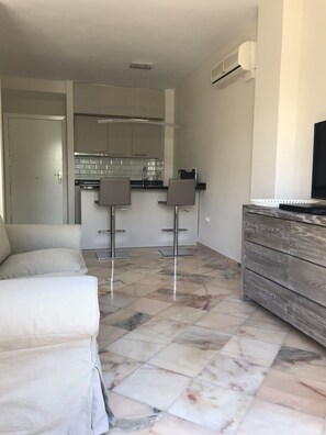 TV - Romana Playa Estudio (Marbella)