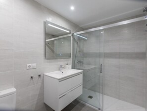 Hair dryer, towels
