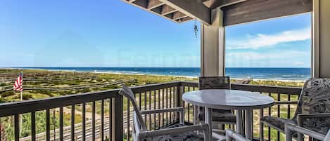 コンドミニアム 2 ベッドルーム | 屋外ダイニングエリア