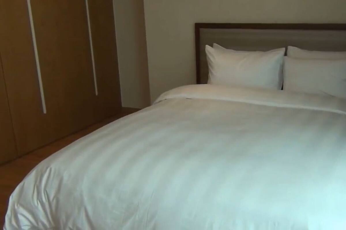 1 habitación, escritorio, wifi gratis y ropa de cama