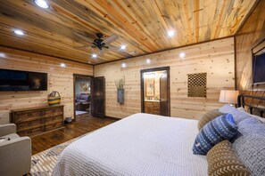 5 bedrooms, iron/ironing board, free WiFi, bed sheets