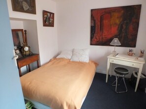 3 slaapkamers, een strijkplank/strijkijzer, wifi