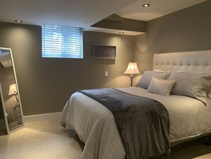 2 bedrooms, iron/ironing board, free WiFi, bed sheets - Silver Birch Suite - Professionally designed Guest Suite (Cambridge)