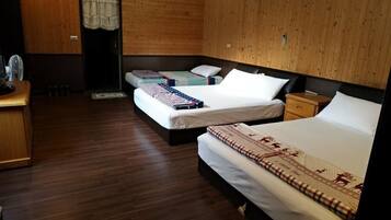 Deluxe-svíta | Skrifborð, myrkratjöld/-gardínur, ókeypis þráðlaus nettenging