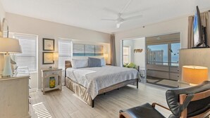 Room - Horizons West #201 on Siesta Key -  3 Bedroom Unit with a View of the Gulf of Mexico (Sarasota)