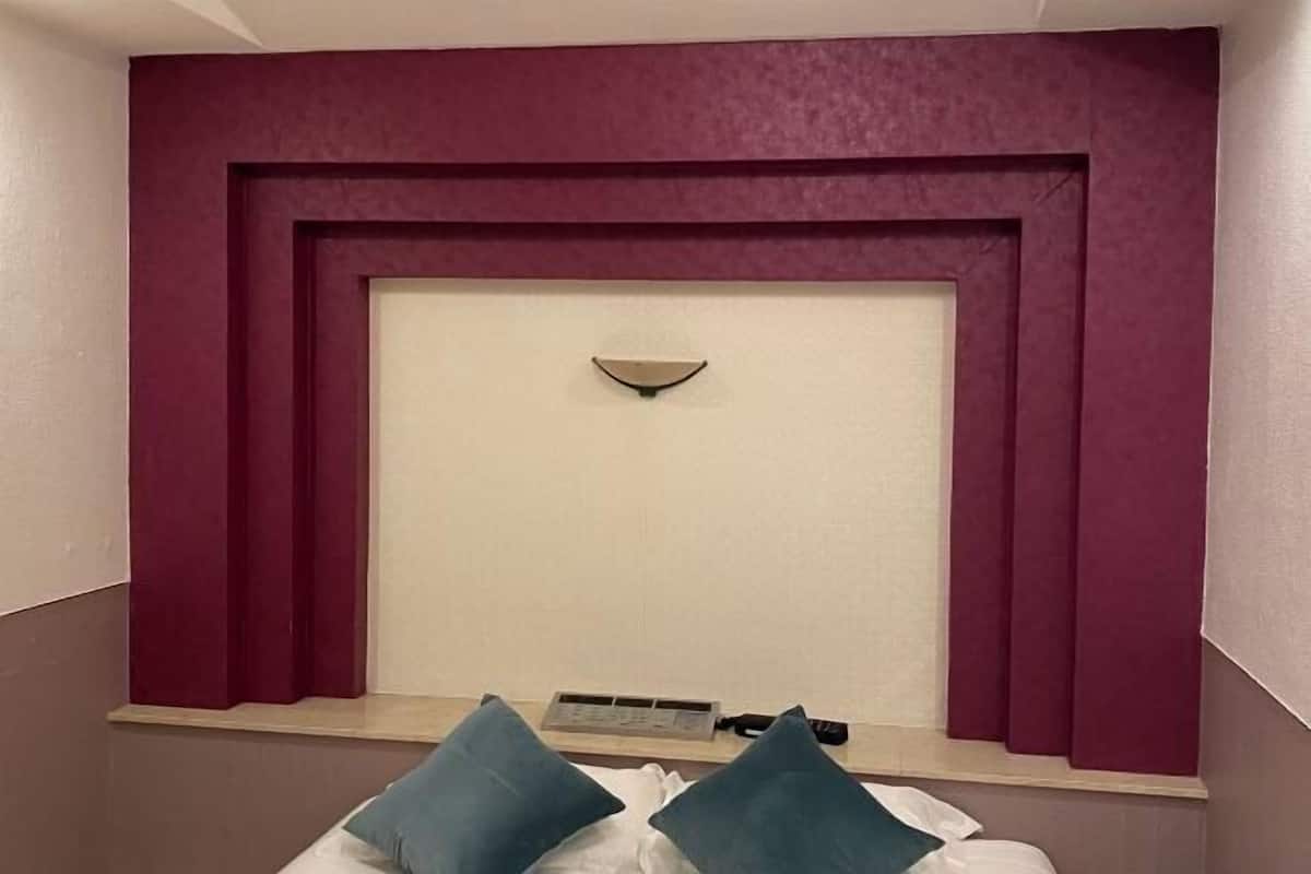 Decoración personalizada, wifi gratis y ropa de cama