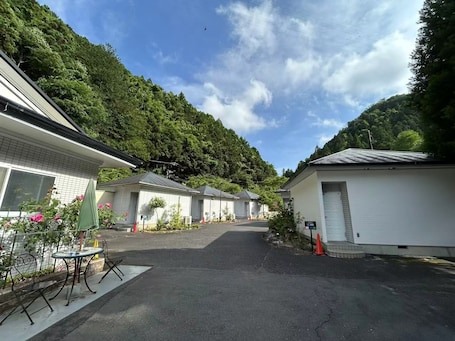 Exterior. Hotel Takao Asile
