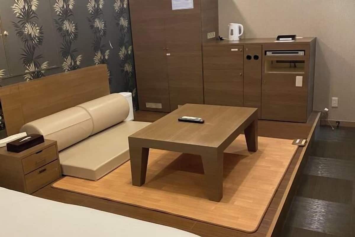 Decoración personalizada, wifi gratis y ropa de cama