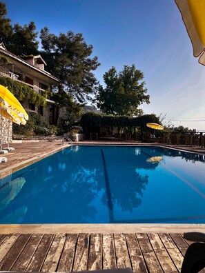 Pool views, open daily - Faralia Hotel (Fethiye)