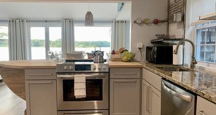 Cape Code Waterfront Cottage