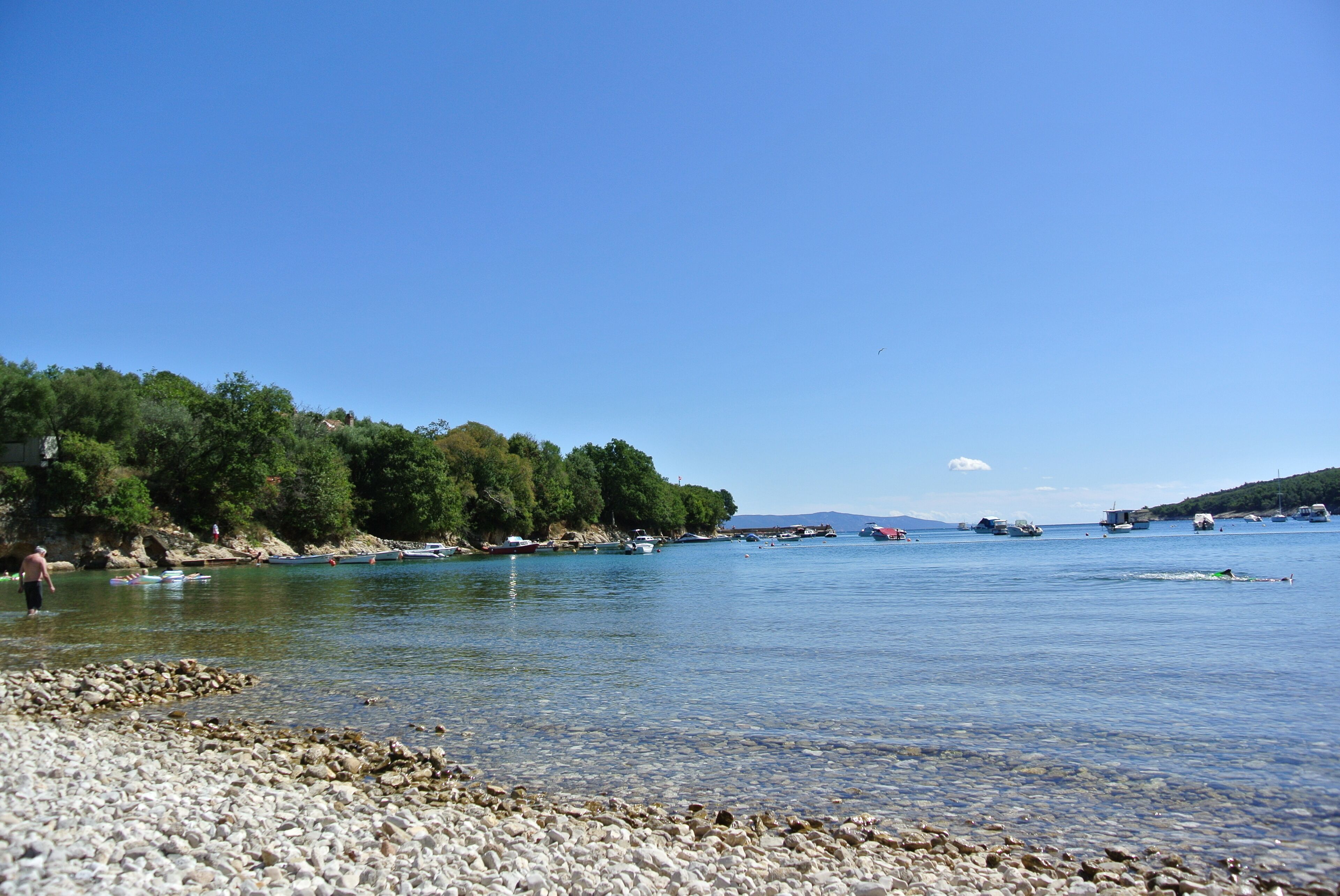 Nær stranden og solsenger