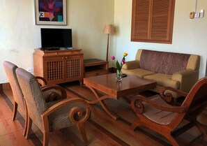 高級套房 (Family) | 客廳 | 平面電視