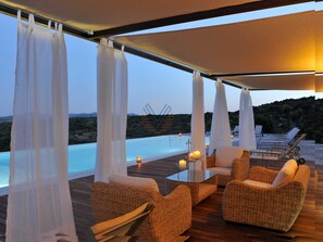 Pool - Ses Voltes, luxury Finca for 16 persons a Sant Llorens, Majorca (Sant Llorenç Des Cardassar)