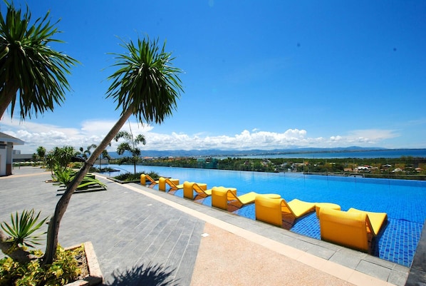 Outdoor pool - Monthly / weekly residence (Lapu-Lapu City)