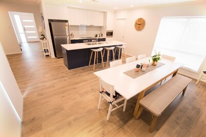 Contemporary ‘Esprit’ with river reserve access