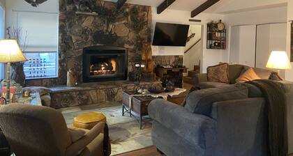 Charmante Hütte mit zwei Schlafzimmern in den Hualapai Bergen für 8 Personen