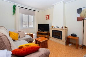 TV, fireplace - CH Villa Tenerife Atalaya Park (Benijofar) (Benijofar)