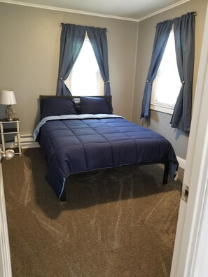 1 bedroom, iron/ironing board, free WiFi, bed sheets - Tiny House Cherry Bend (Traverse City)