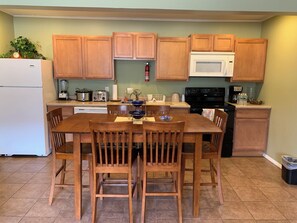Fridge, microwave, oven, coffee/tea maker