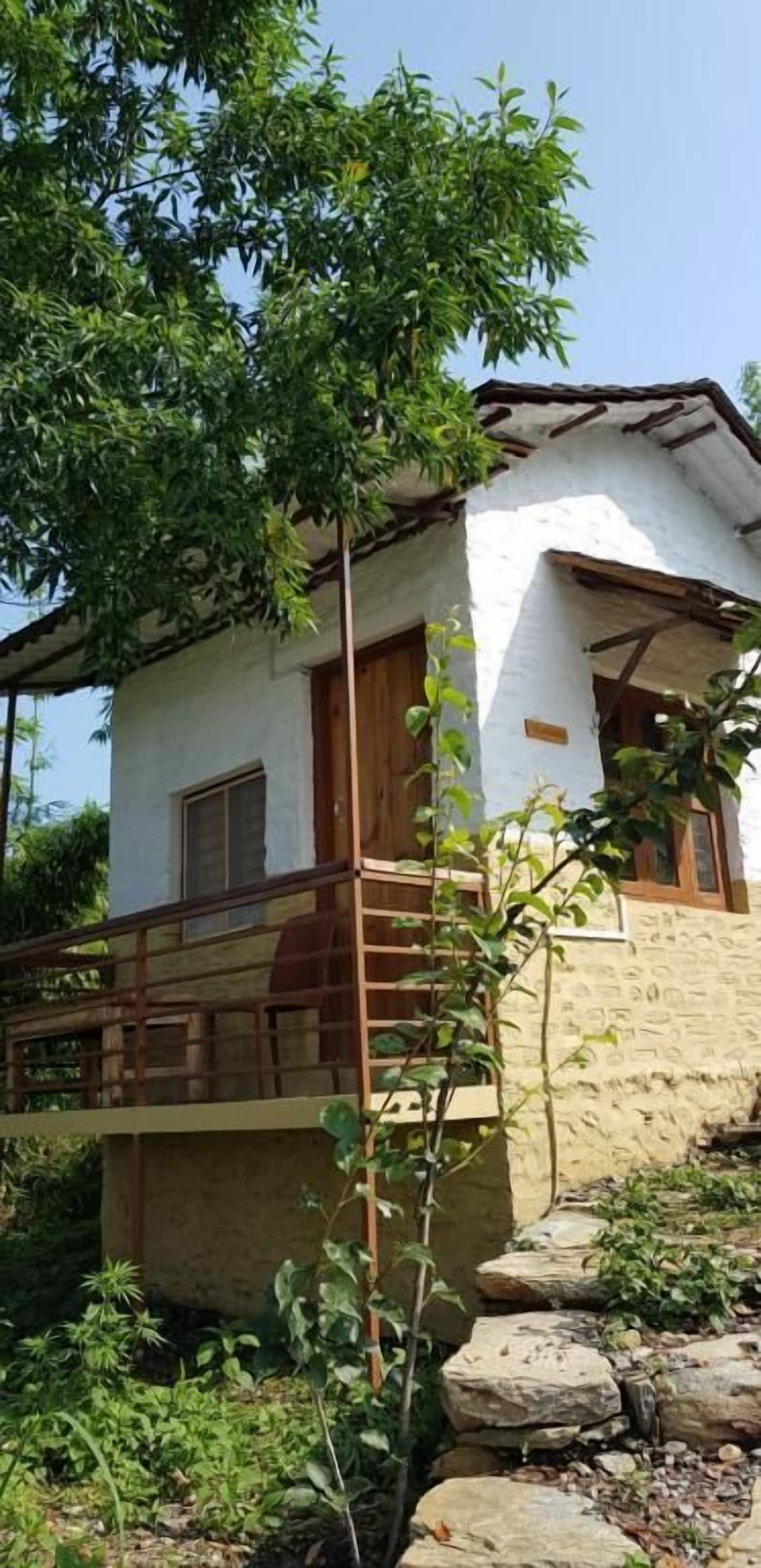 ستائر تعتيم وتجهيزات عازلة للصوت وواي فاي مجانًا وملاءات أسرّة