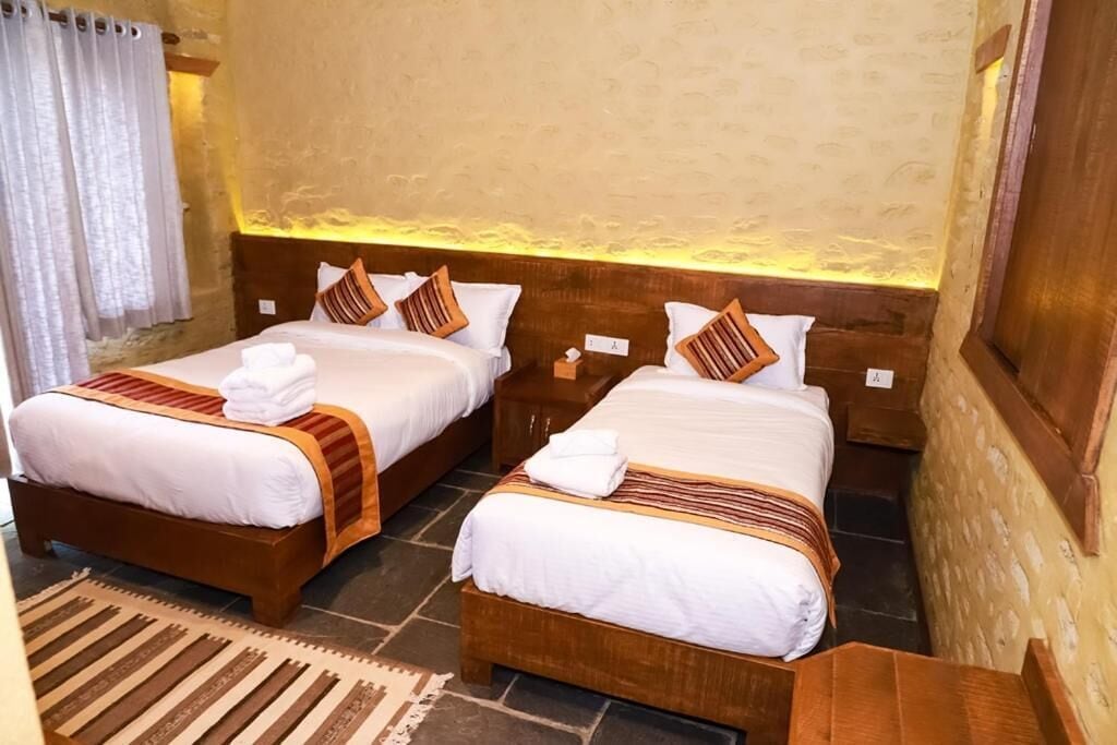 ستائر تعتيم وتجهيزات عازلة للصوت وواي فاي مجانًا وملاءات أسرّة