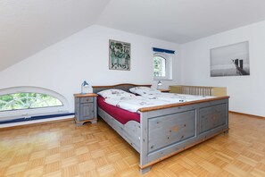 2 Schlafzimmer, Reisekinderbett, WLAN, Bettwäsche