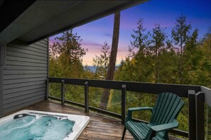 Bañera de hidromasaje al aire libre