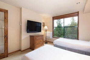 4 chambres, fer et planche à repasser, Wi-Fi, literie fournie