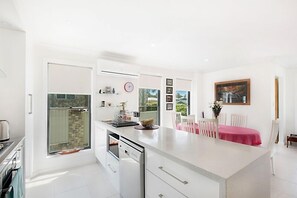 Fridge, microwave, oven, dishwasher - Koonah Townhouse (Blue Bay)